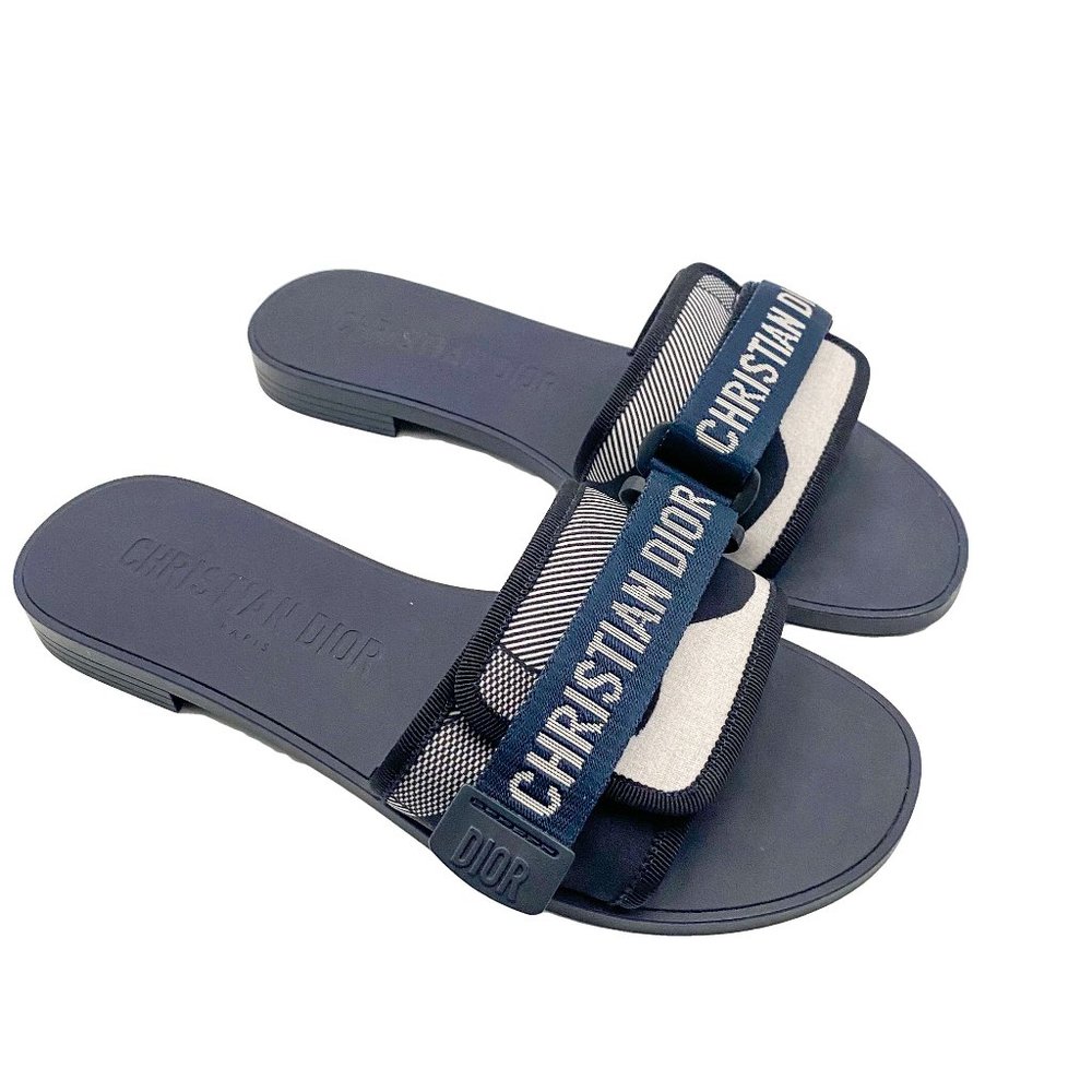 Christian Dior DIO(R)EVOLUTION Slides